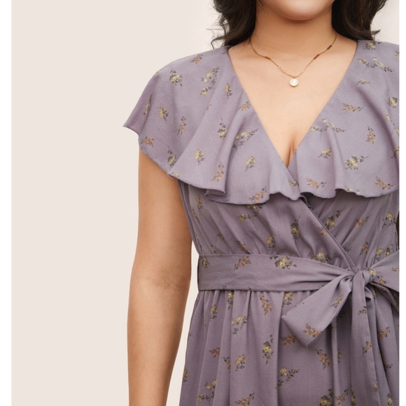 BloomChic Plus Size 3XL Ditsy Floral Wrap Ruffle Cap Sleeve Split Hem Dress us22 - Picture 3 of 7